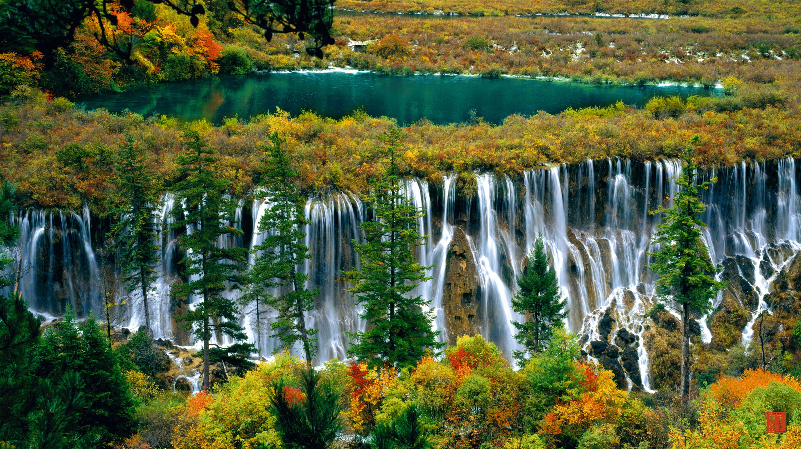 The Natural World Heritage Site: JIuzhaigou