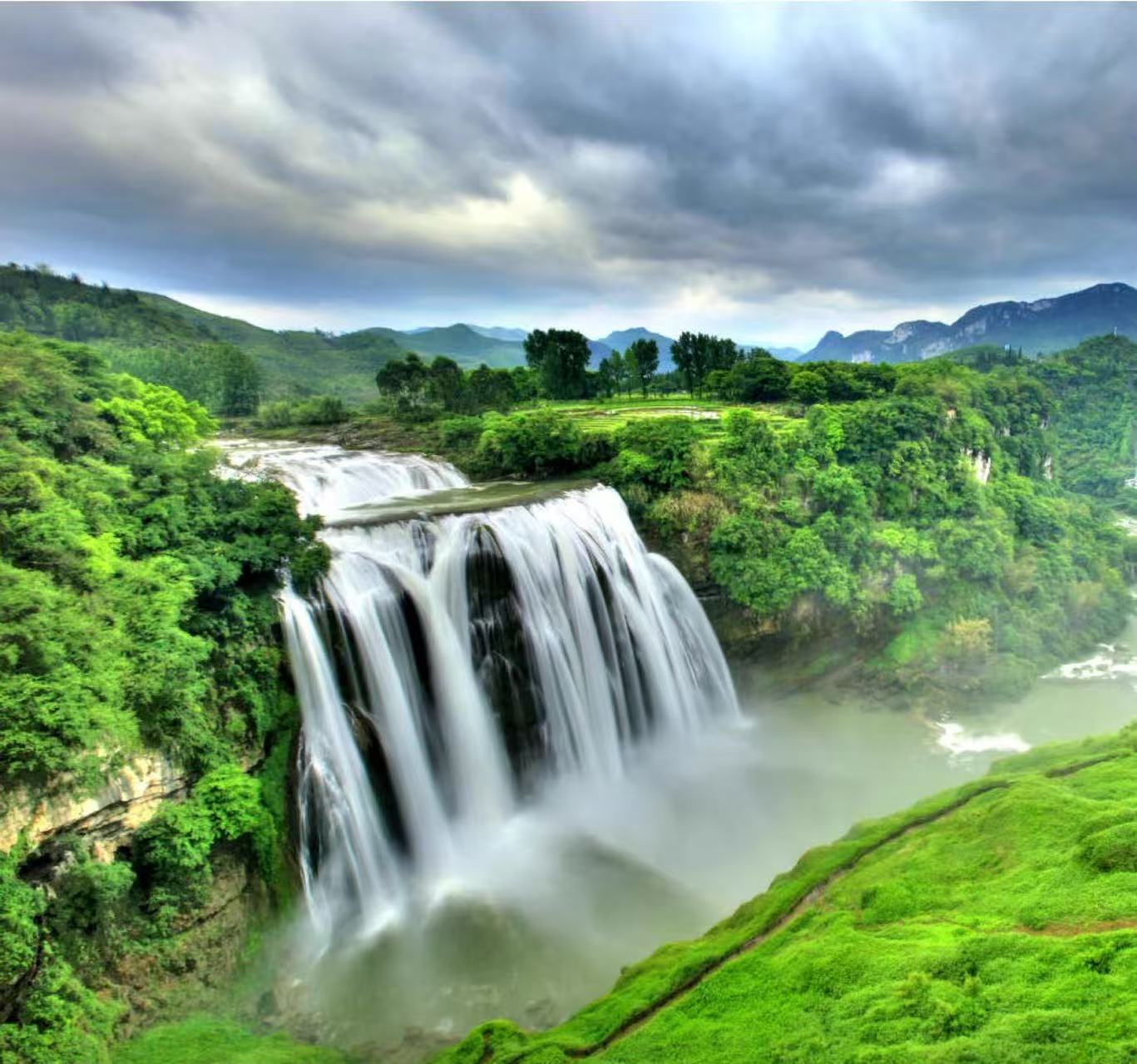 Huangguoshu Waterfall